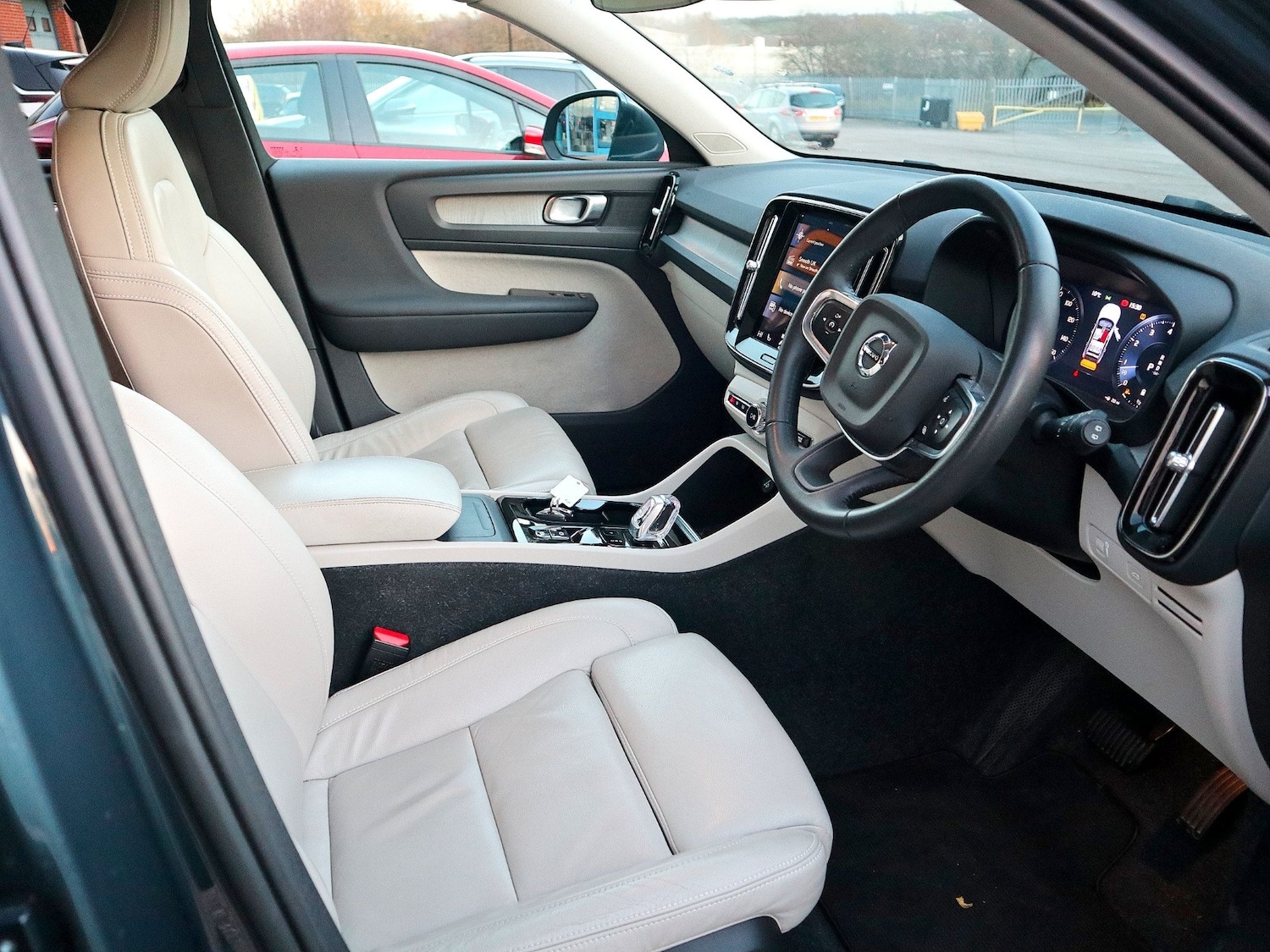 Used Volvo XC40 2021 for sale - 77008431: Photo 3