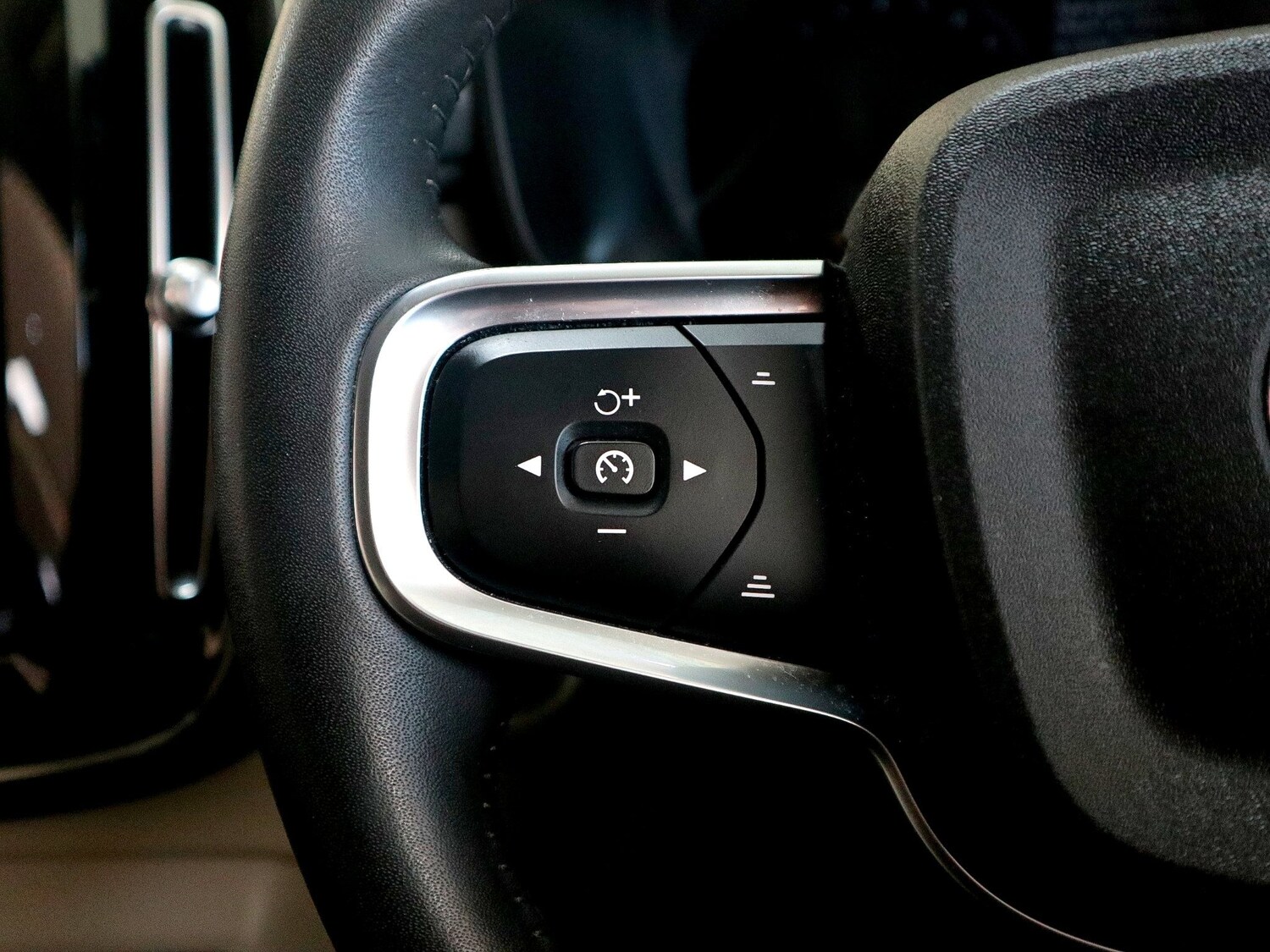 Used Volvo XC40 2021 for sale - 77008431: Photo 38