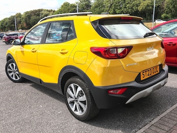 Used Kia Stonic 2023 for sale - 79600650: Photo