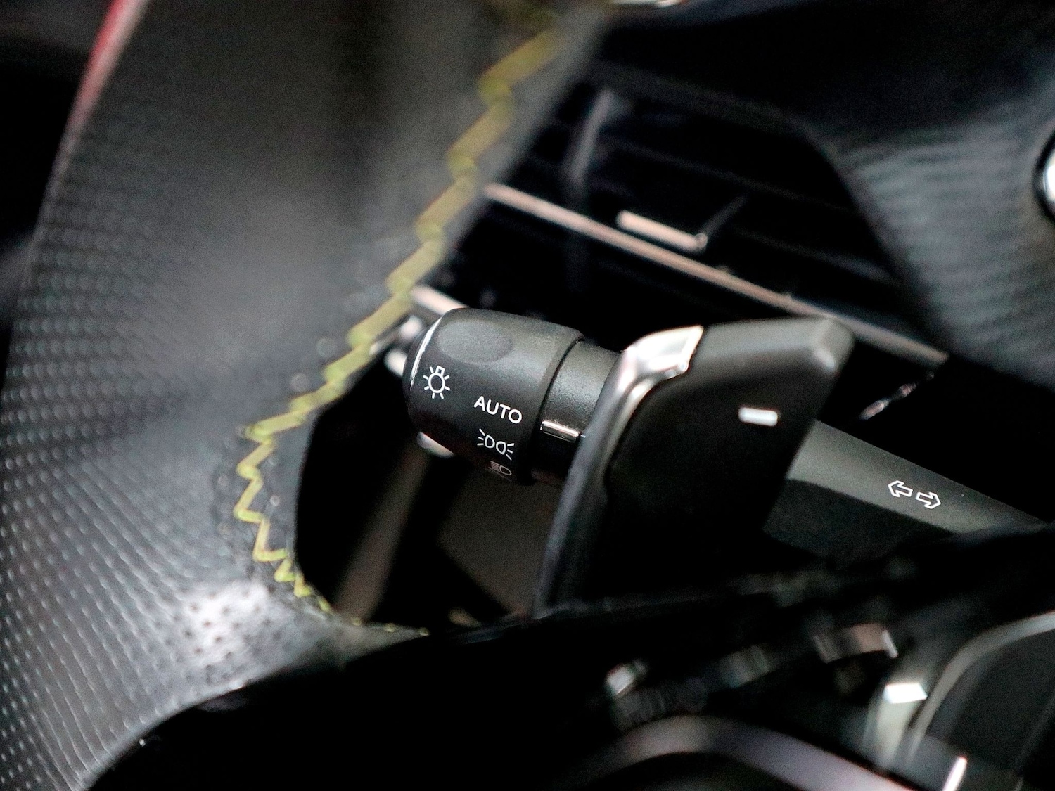 Used Peugeot 208 2022 for sale - 77342841: Photo 38