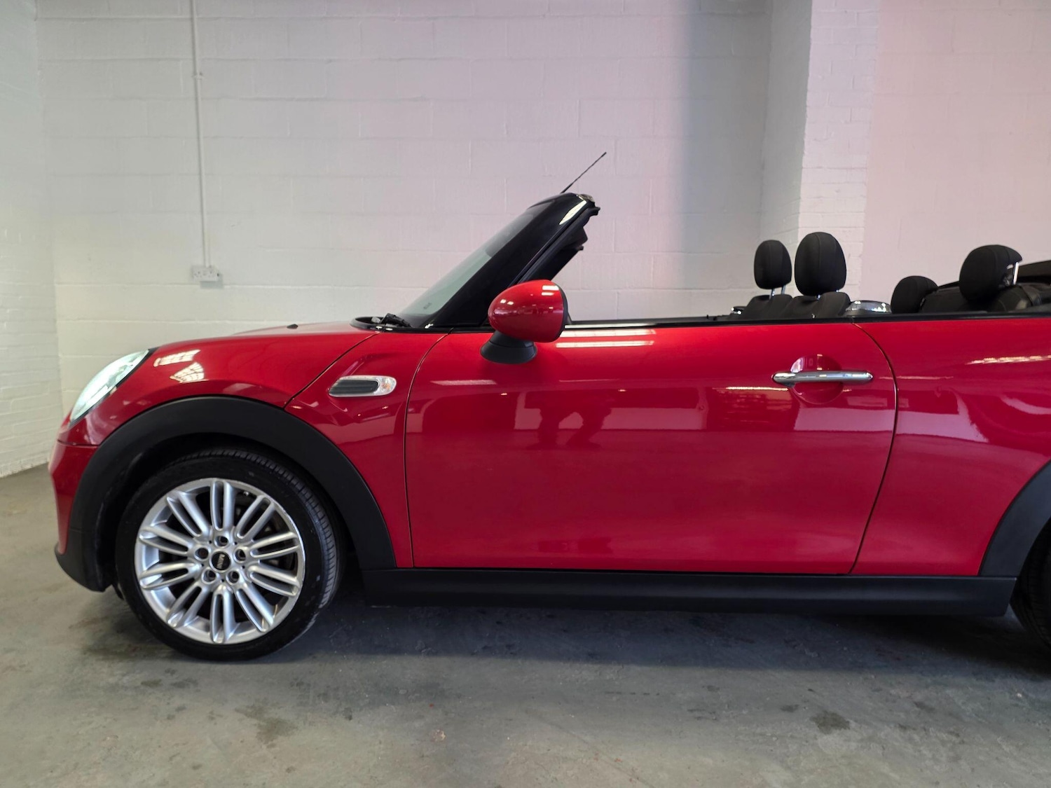 Used MINI Convertible 2016 for sale - 78170981: Photo 18