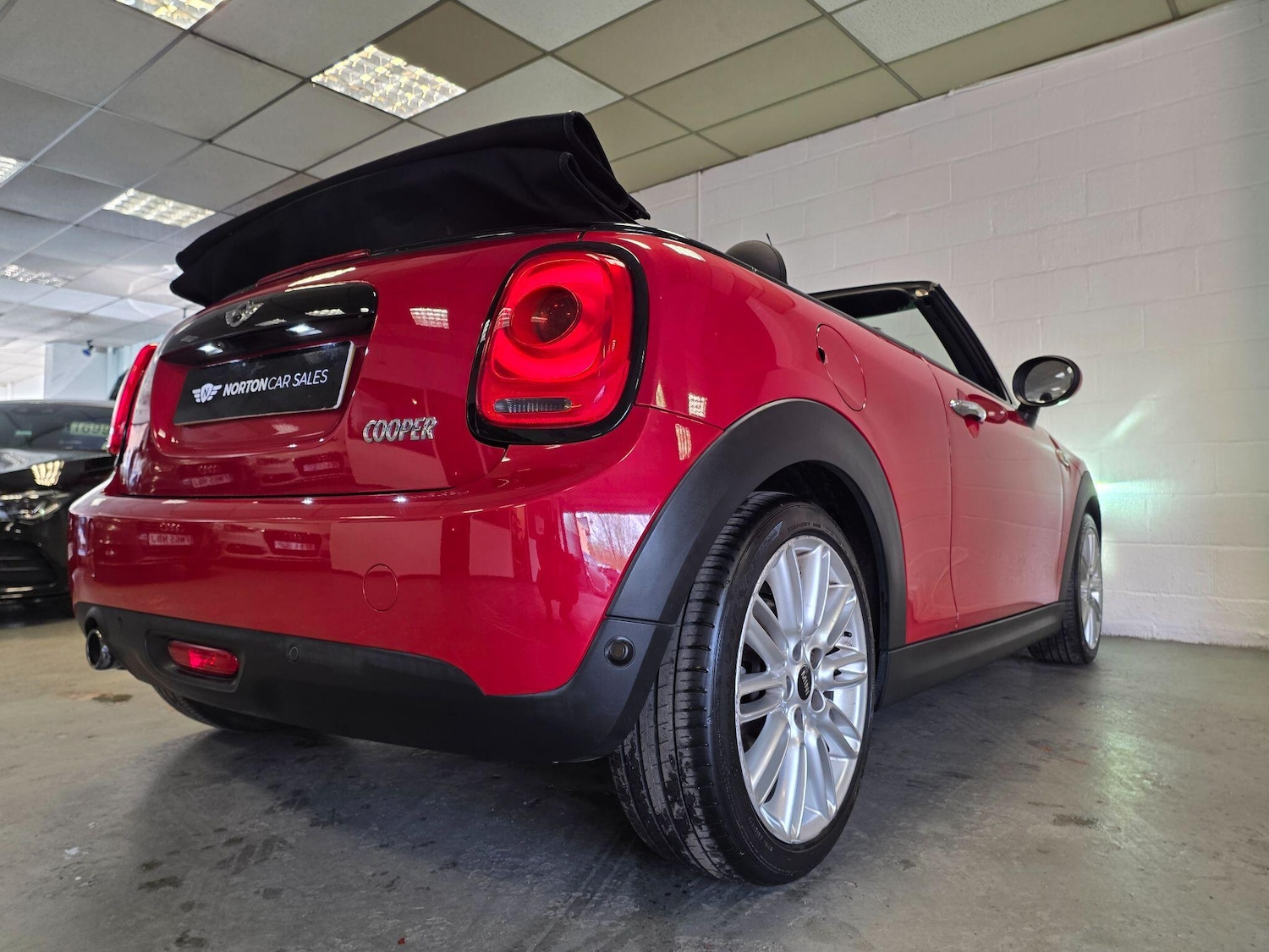 Used MINI Convertible 2016 for sale - 78170981: Photo 19