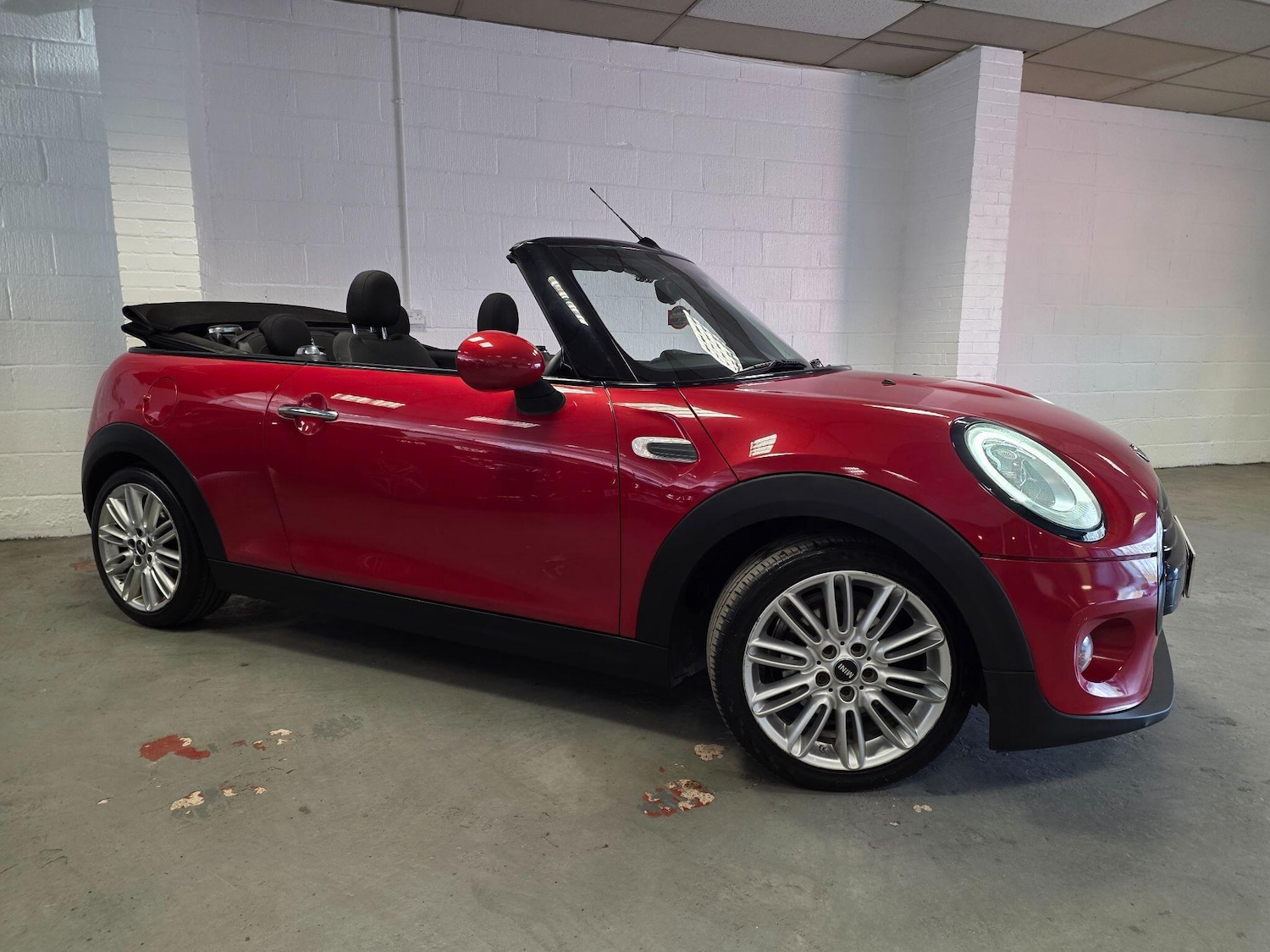 Used MINI Convertible 2016 for sale - 78170981: Photo 3