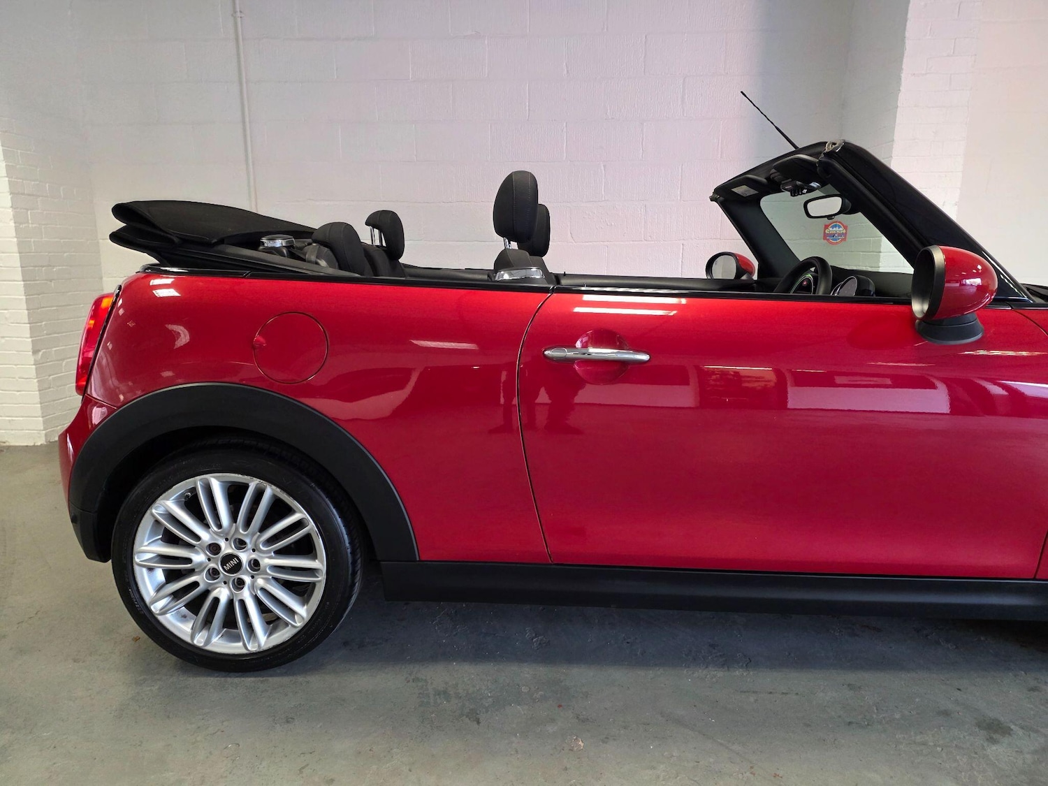 Used MINI Convertible 2016 for sale - 78170981: Photo 8