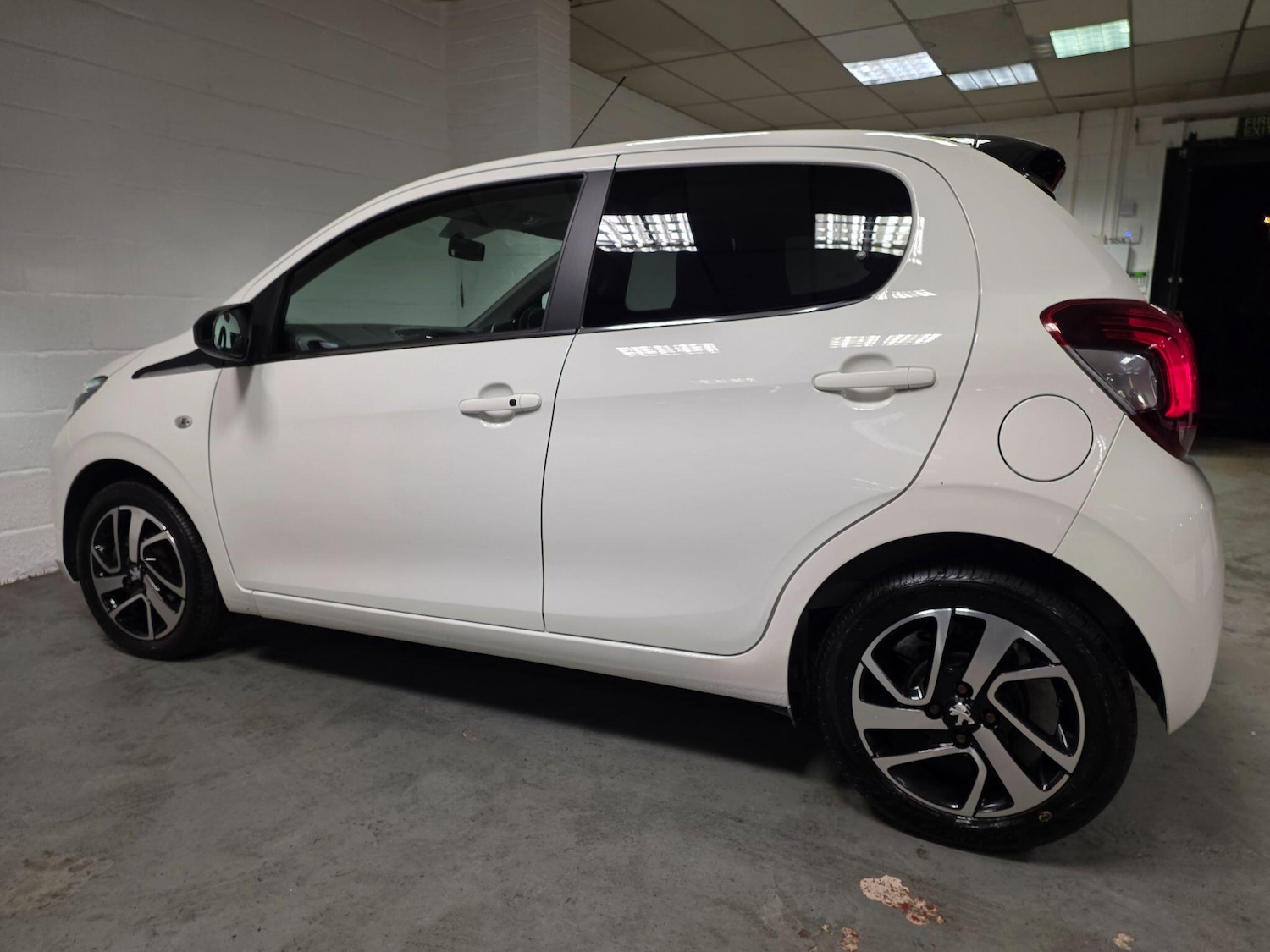 Used Peugeot 108 2018 for sale - 77267697: Photo 28