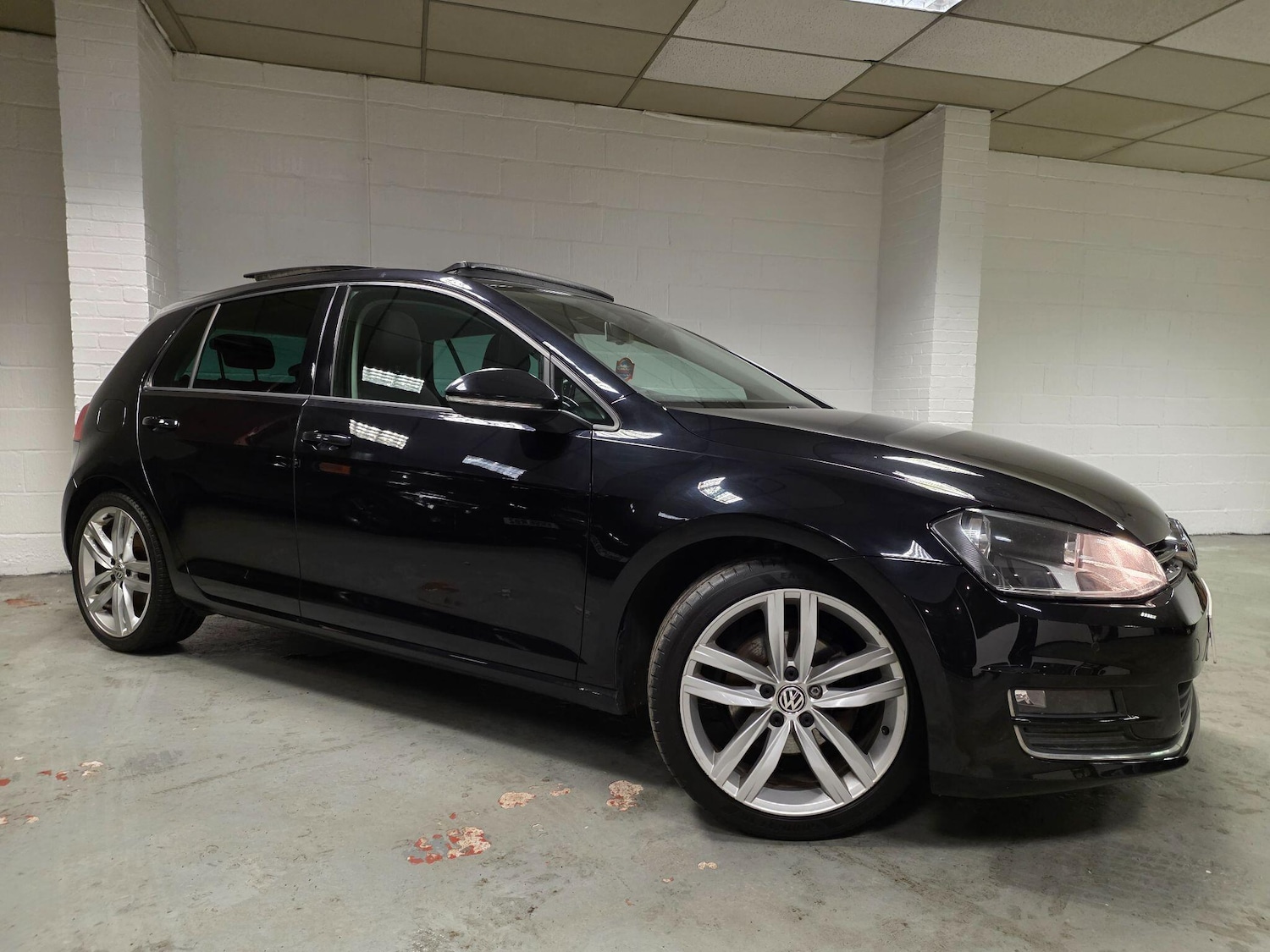 Used Volkswagen Golf 2016 for sale - 77029502: Photo 3