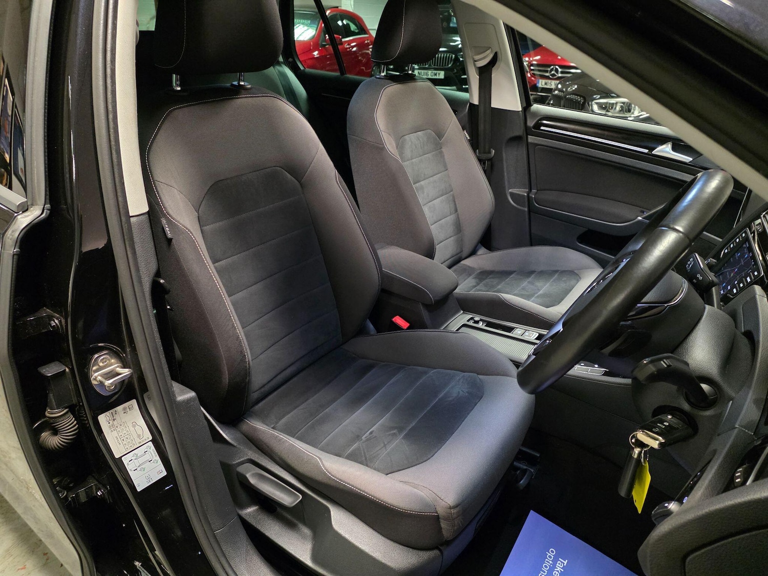 Used Volkswagen Golf 2016 for sale - 77029502: Photo 32