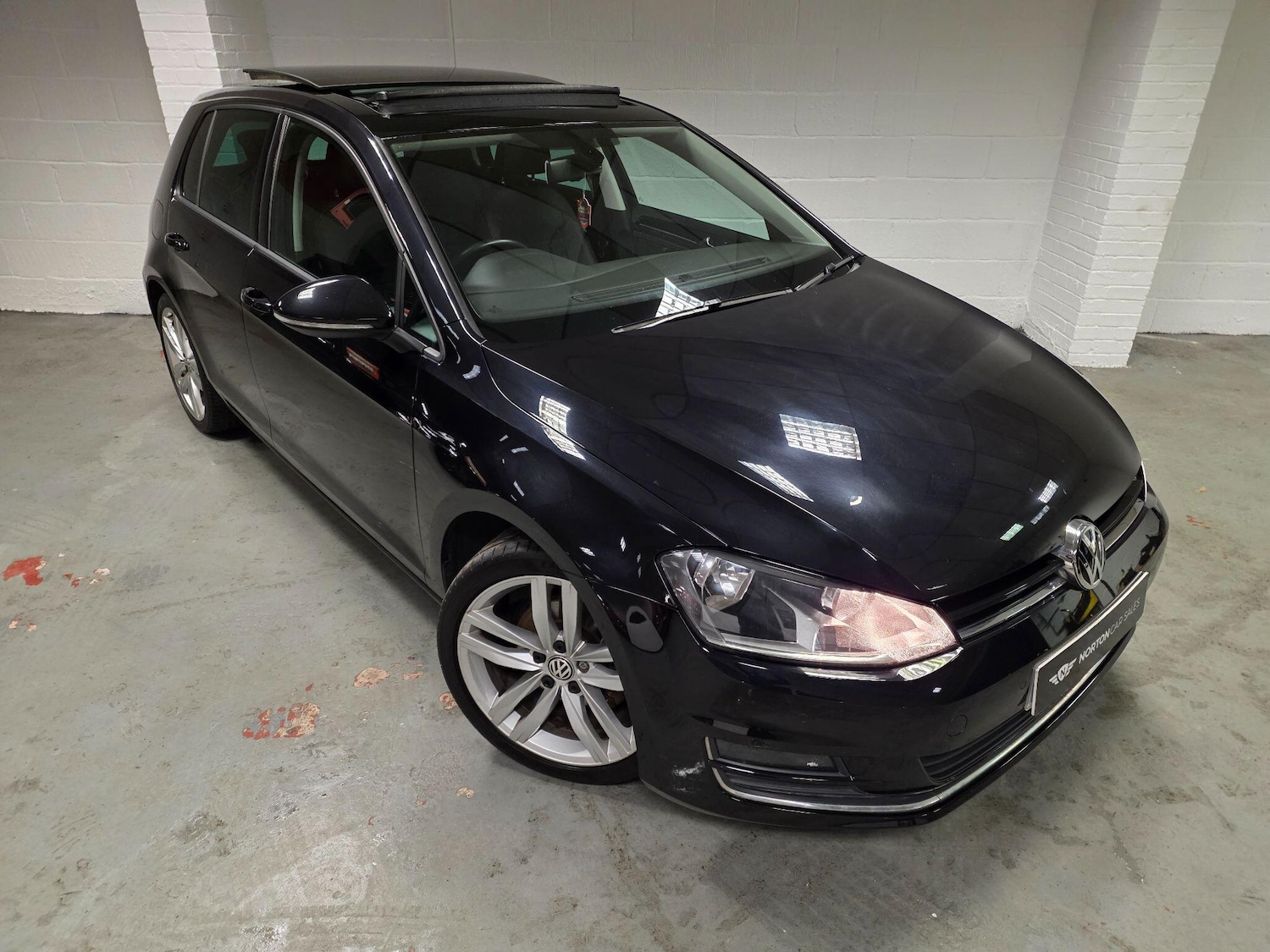 Used Volkswagen Golf 2016 for sale - 77029502: Photo 4