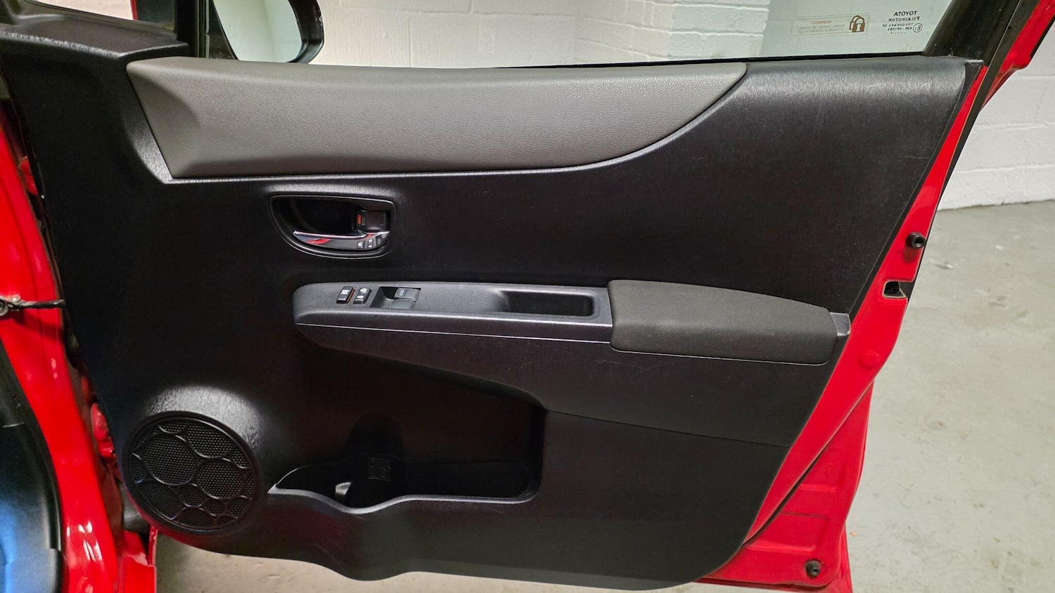 Used Toyota Yaris 2012 for sale - 77695674: Photo 34