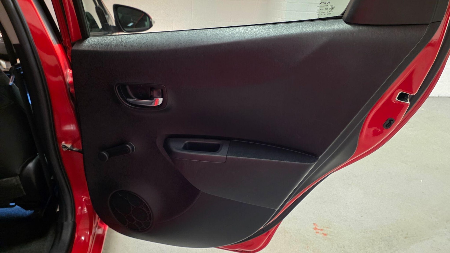 Used Toyota Yaris 2012 for sale - 77695674: Photo 37