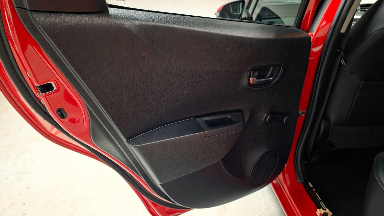 Used Toyota Yaris 2012 for sale - 77695674: Photo 42