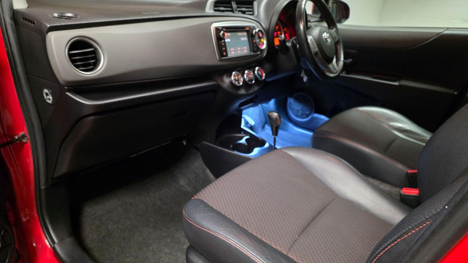 Used Toyota Yaris 2012 for sale - 77695674: Photo 44