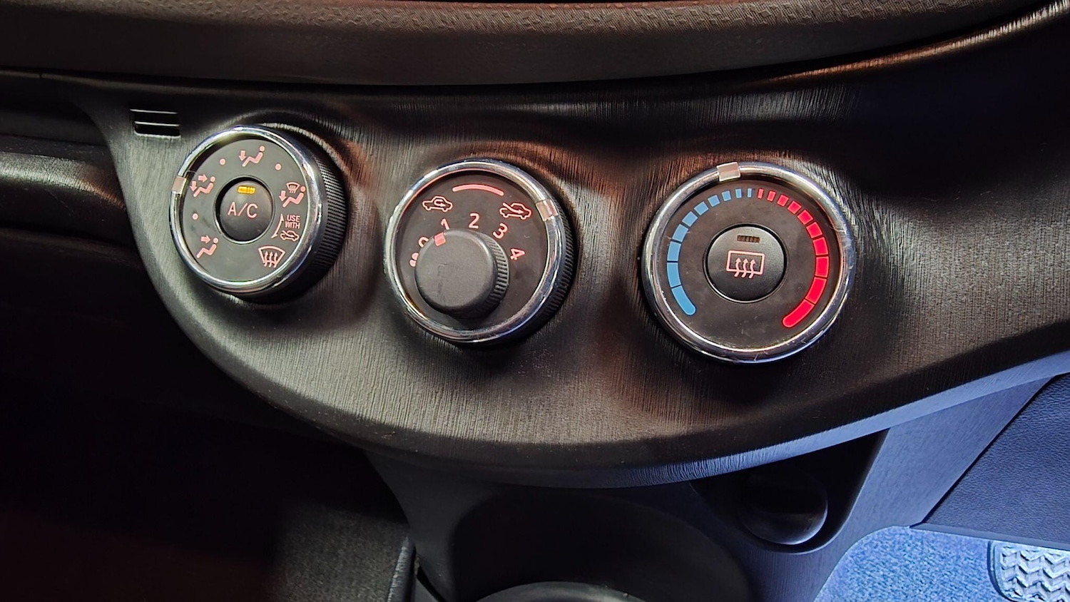 Used Toyota Yaris 2012 for sale - 77695674: Photo 60