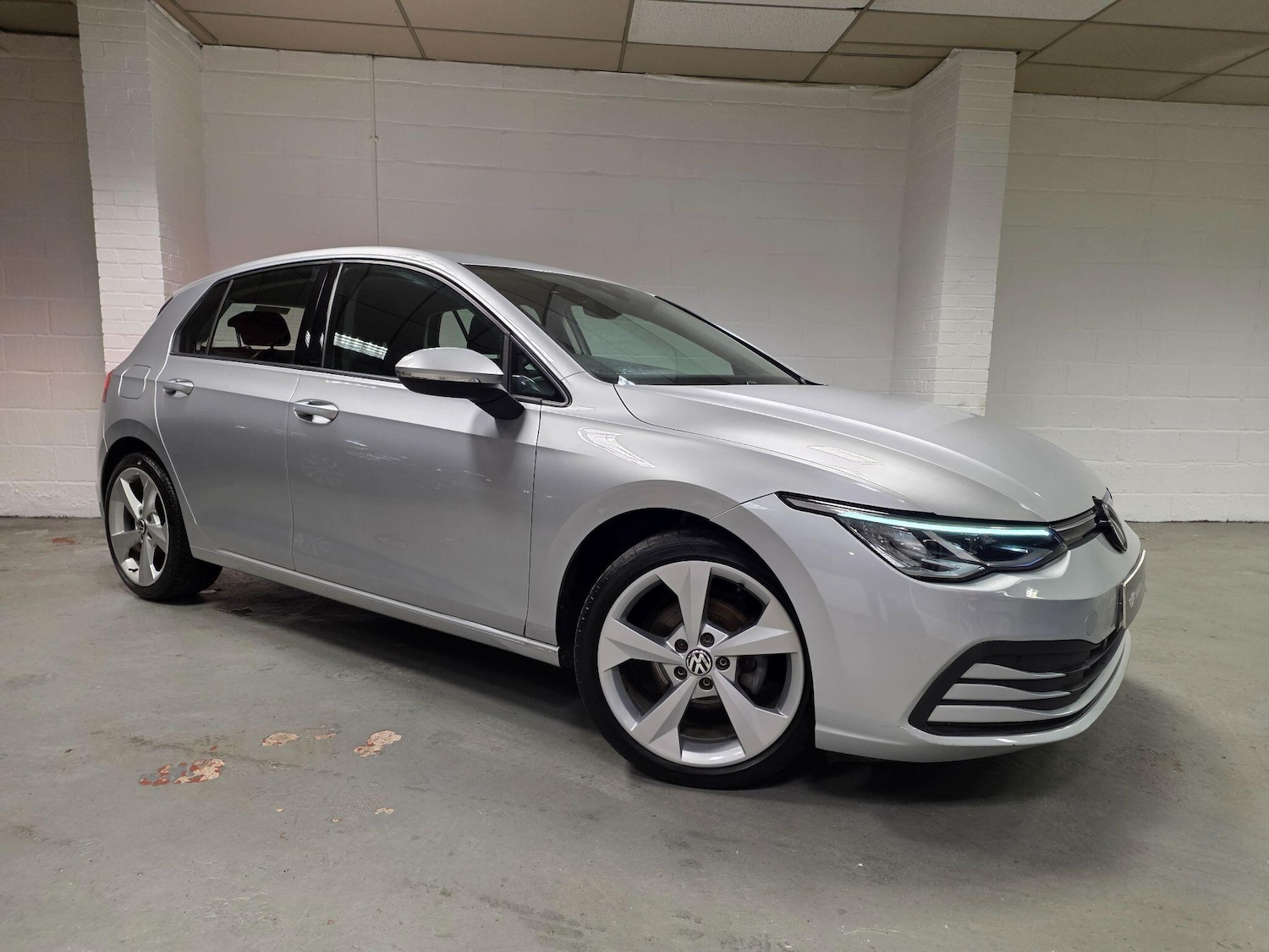 Used Volkswagen Golf 2021 for sale - 76742496: Photo 2