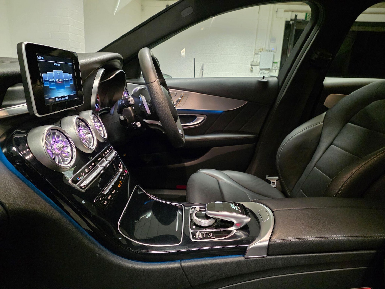 Used Mercedes-Benz C Class 2014 for sale - 76522384: Photo 54