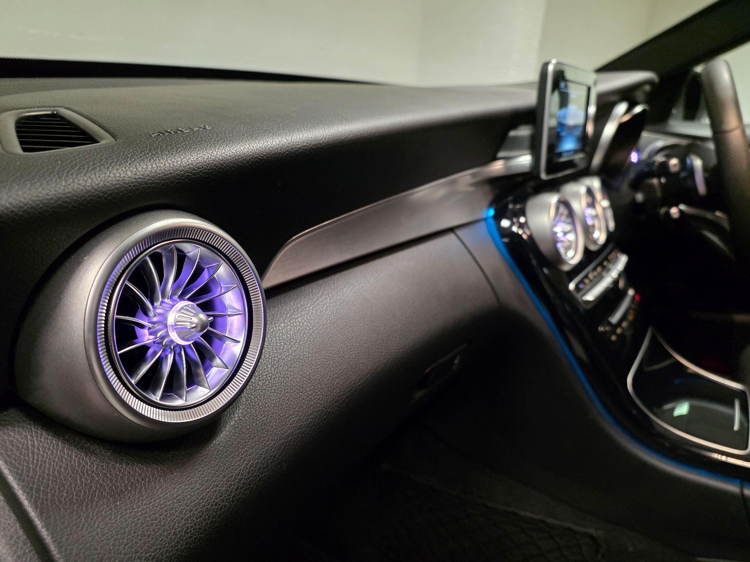 Used Mercedes-Benz C Class 2014 for sale - 76522384: Photo 55