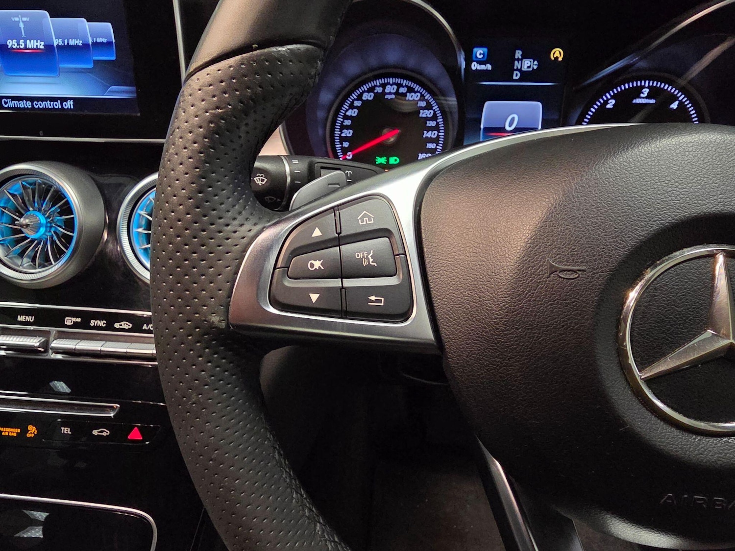 Used Mercedes-Benz C Class 2014 for sale - 76522384: Photo 64