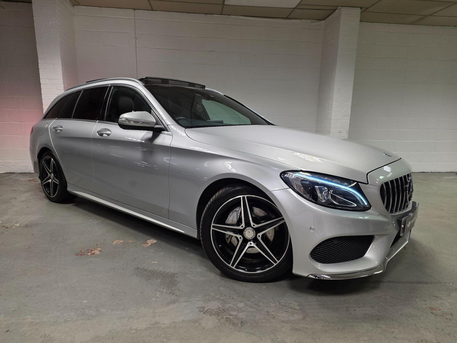 Used Mercedes-Benz C Class 2015 for sale - 77029556: Photo 2
