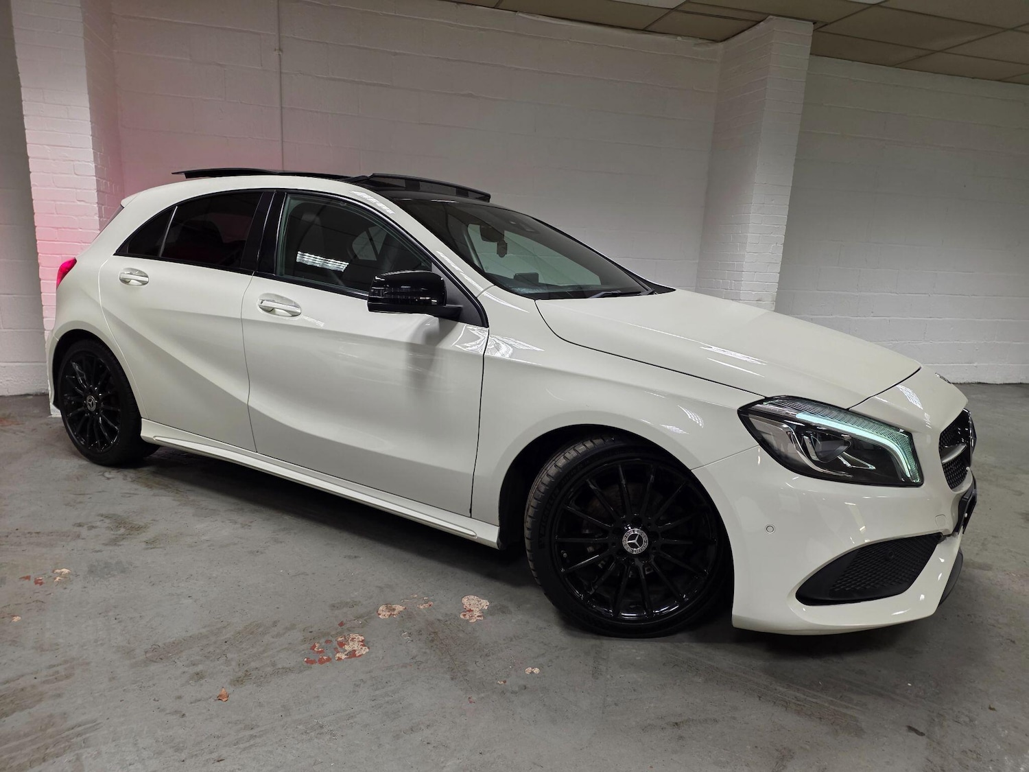 Used Mercedes-Benz A-Class 2017 for sale - 77695419: Photo 3