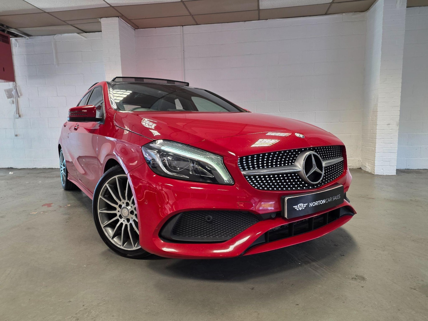 Used Mercedes-Benz A-Class 2016 for sale - 76989649: Photo 2