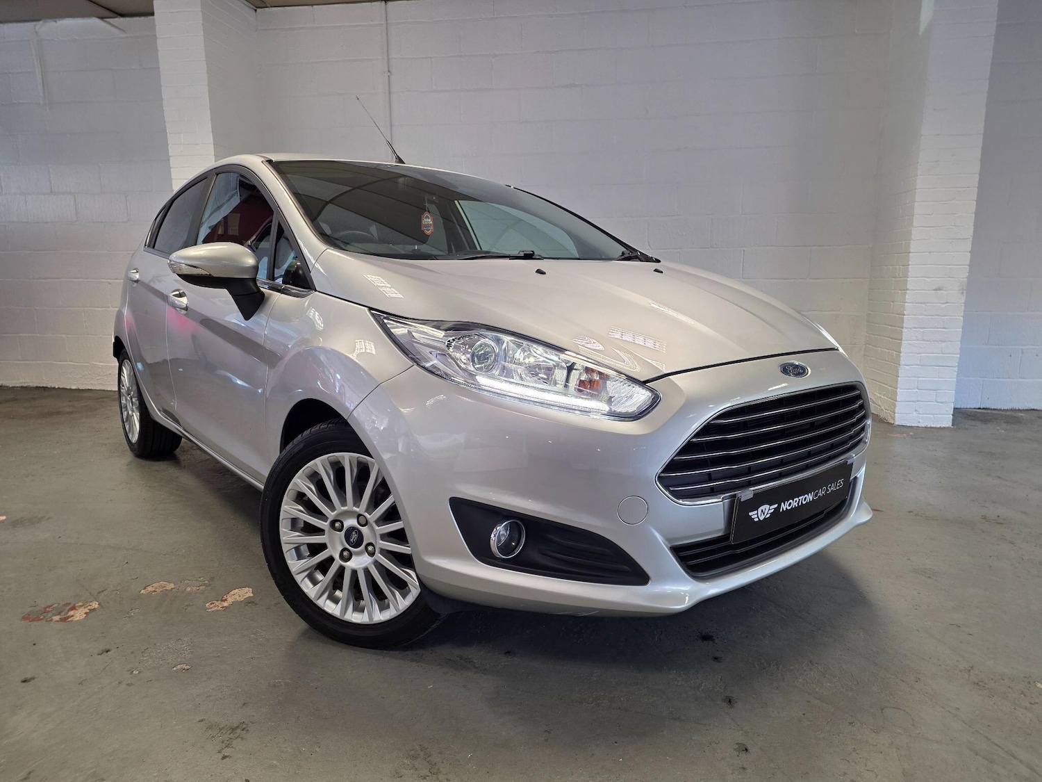 Used Ford Fiesta 2014 for sale - 76996115: Photo 2