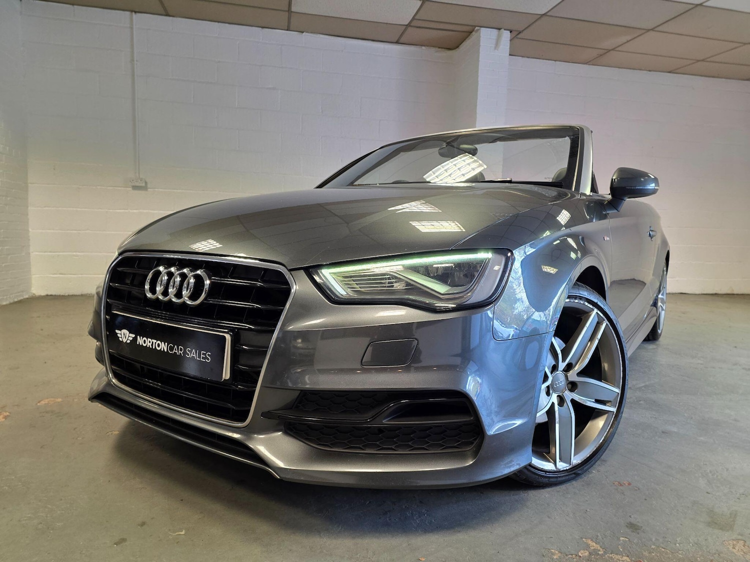 Used Audi A3 Cabriolet 2015 for sale - 76378048: Photo 11