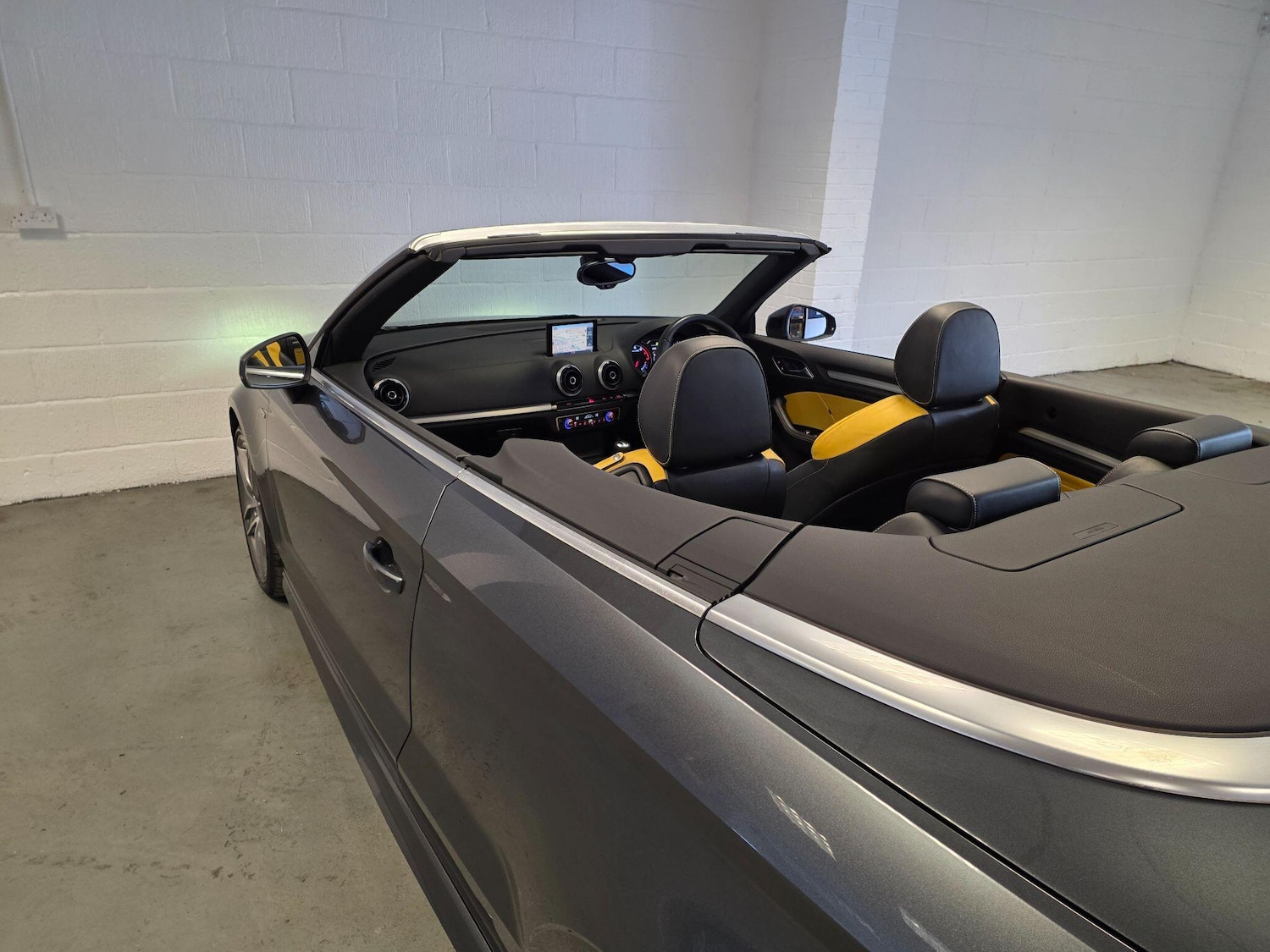 Used Audi A3 Cabriolet 2015 for sale - 76378048: Photo 28