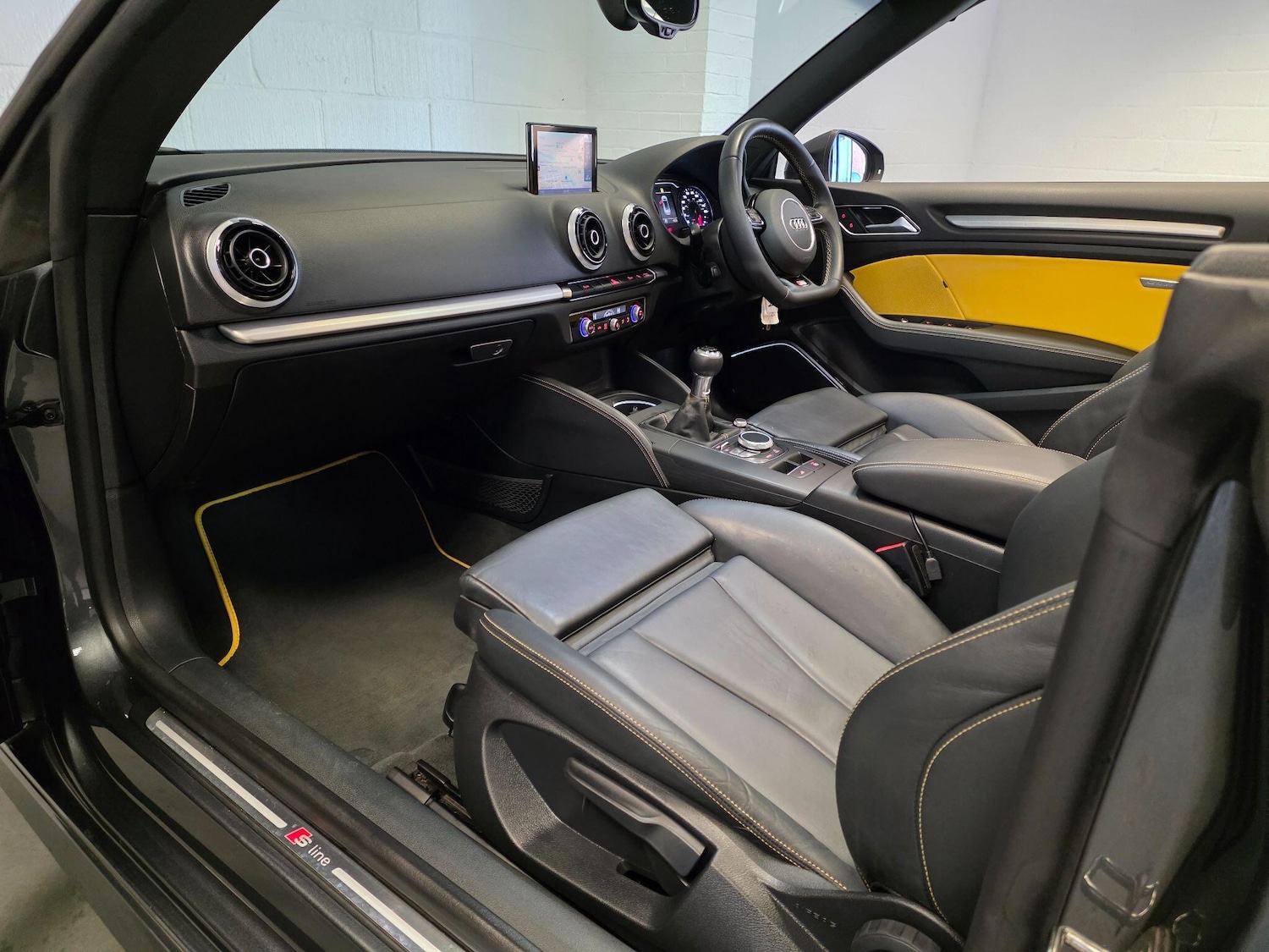 Used Audi A3 Cabriolet 2015 for sale - 76378048: Photo 40