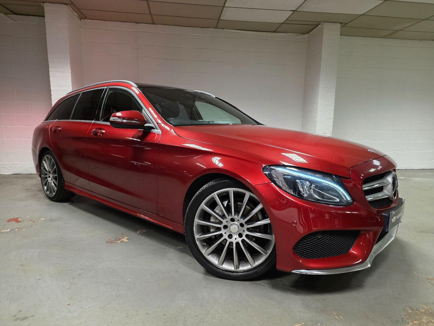 Used Mercedes-Benz C Class 2015 for sale - 76976614: Photo 2
