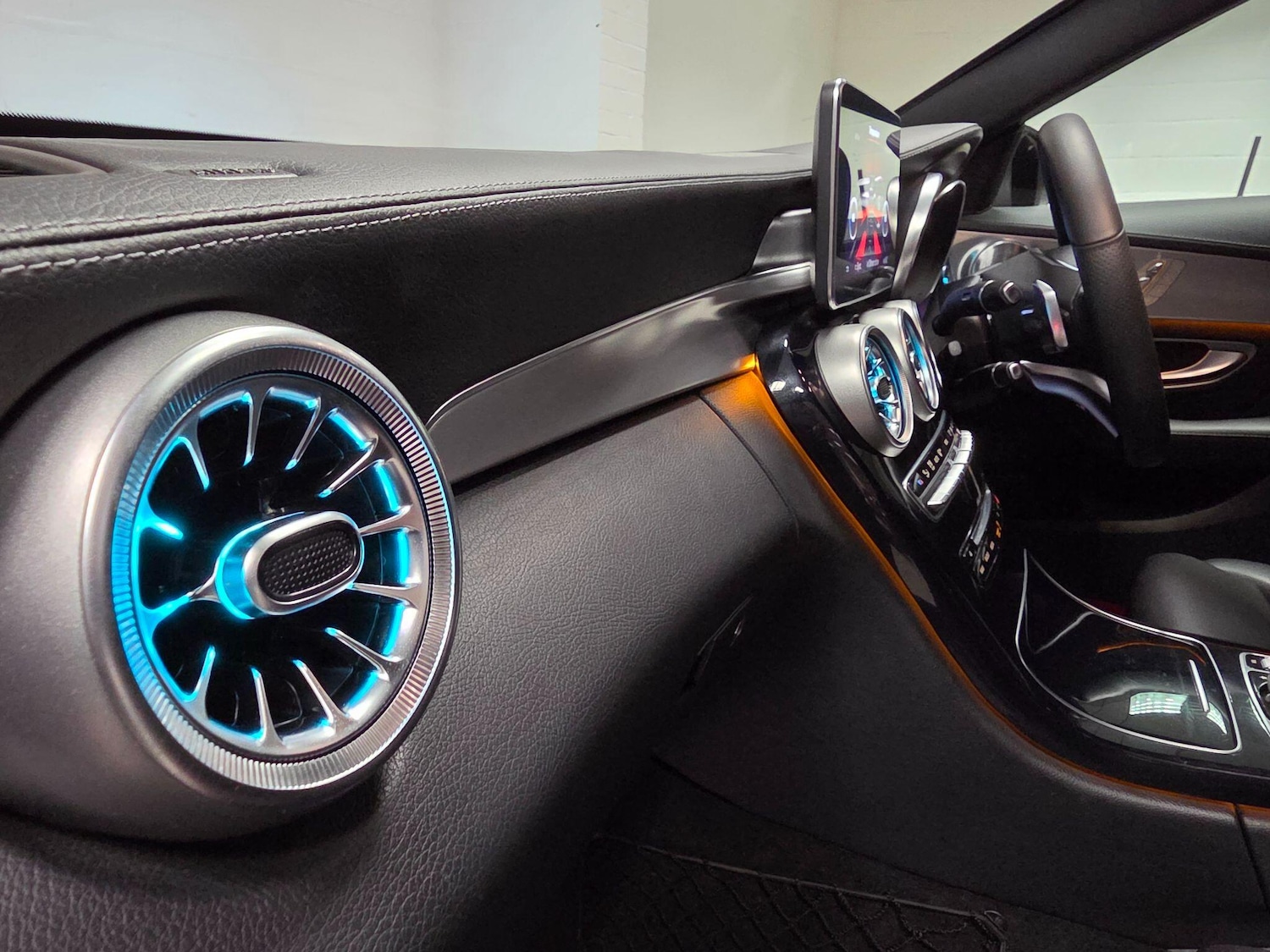 Used Mercedes-Benz C Class 2015 for sale - 76976614: Photo 56