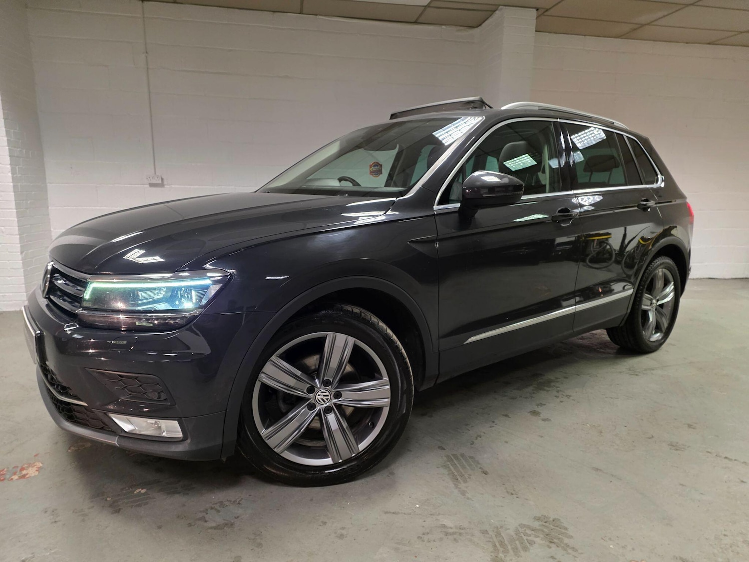 Used Volkswagen Tiguan 2017 for sale - 77376465: Photo 12
