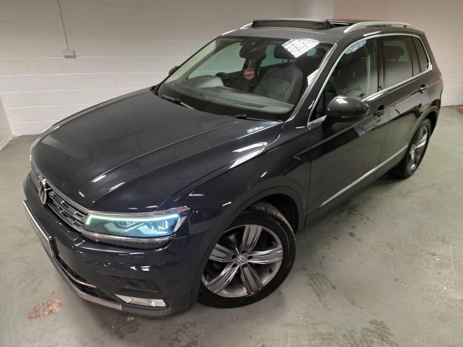 Used Volkswagen Tiguan 2017 for sale - 77376465: Photo 14