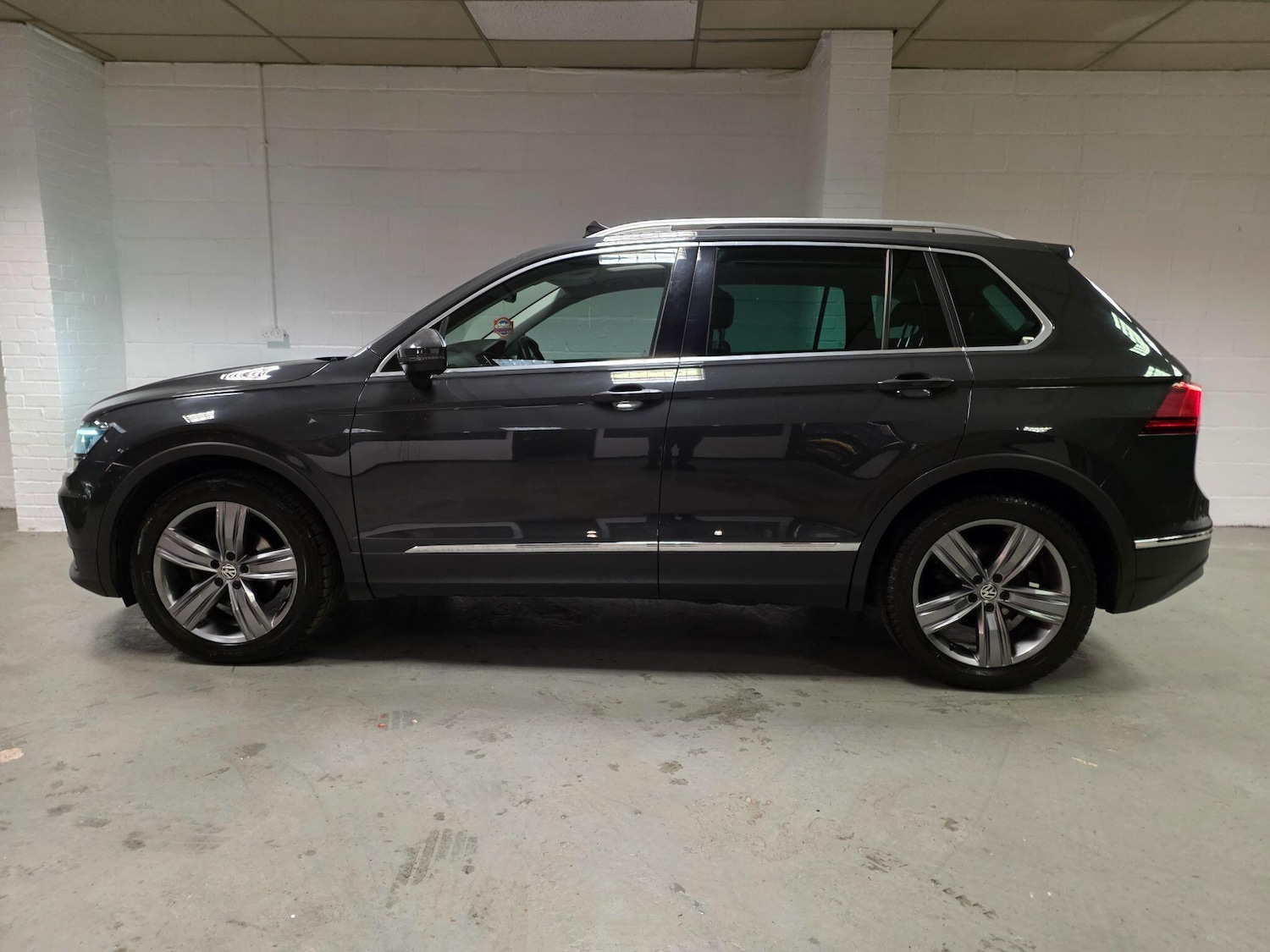 Used Volkswagen Tiguan 2017 for sale - 77376465: Photo 16