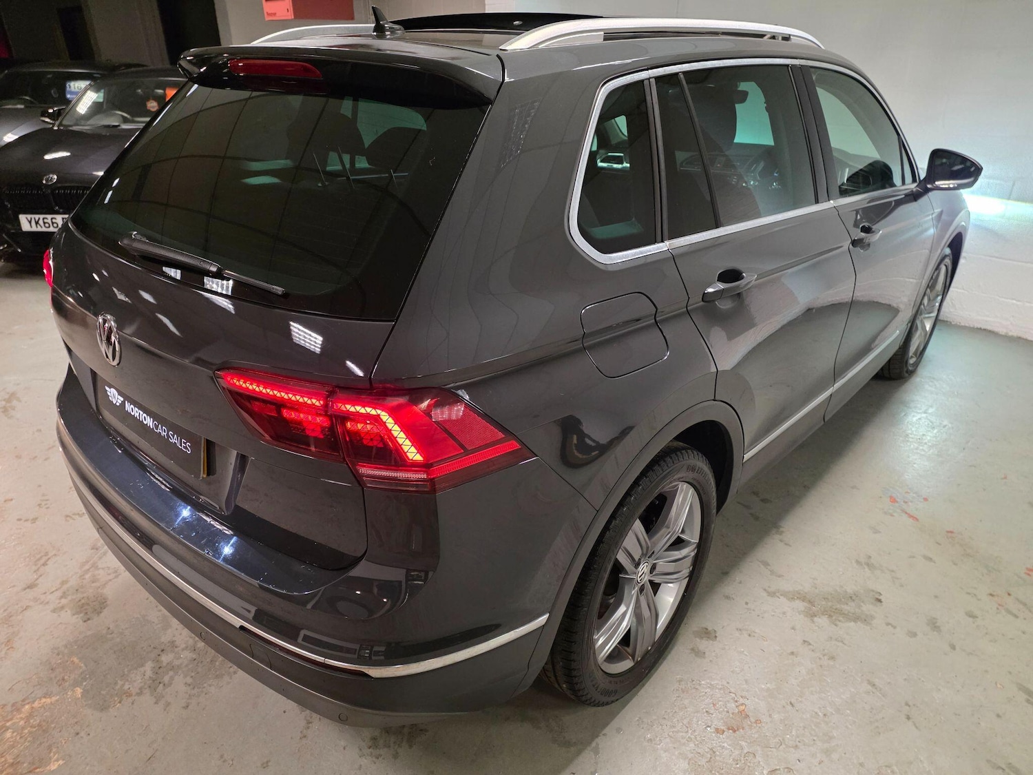 Used Volkswagen Tiguan 2017 for sale - 77376465: Photo 23