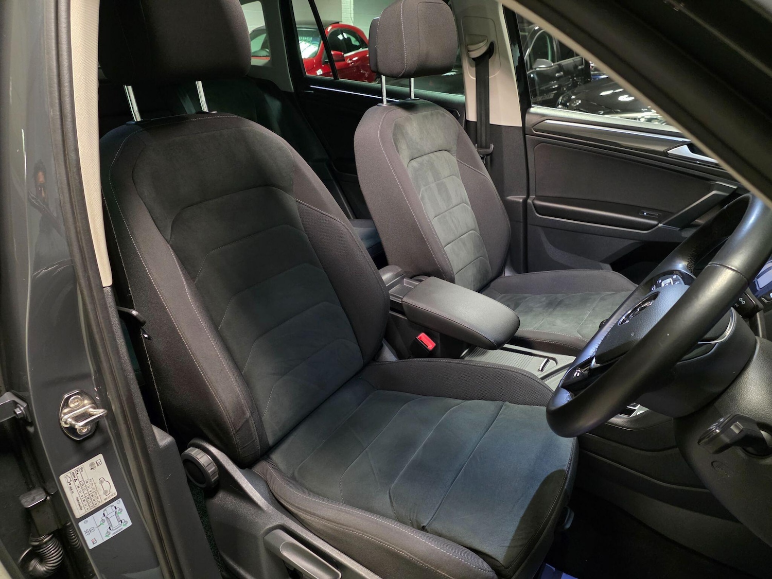 Used Volkswagen Tiguan 2017 for sale - 77376465: Photo 33