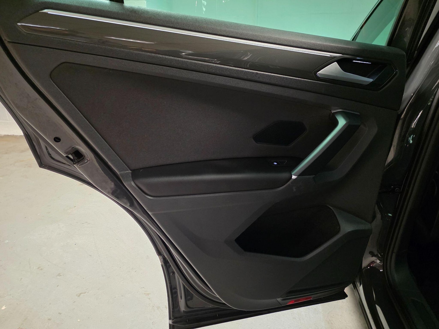 Used Volkswagen Tiguan 2017 for sale - 77376465: Photo 48