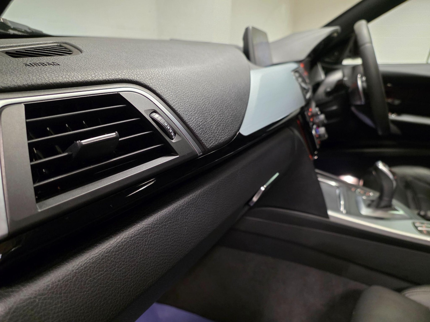 Used BMW 3 Series 2017 for sale - 76976472: Photo 56