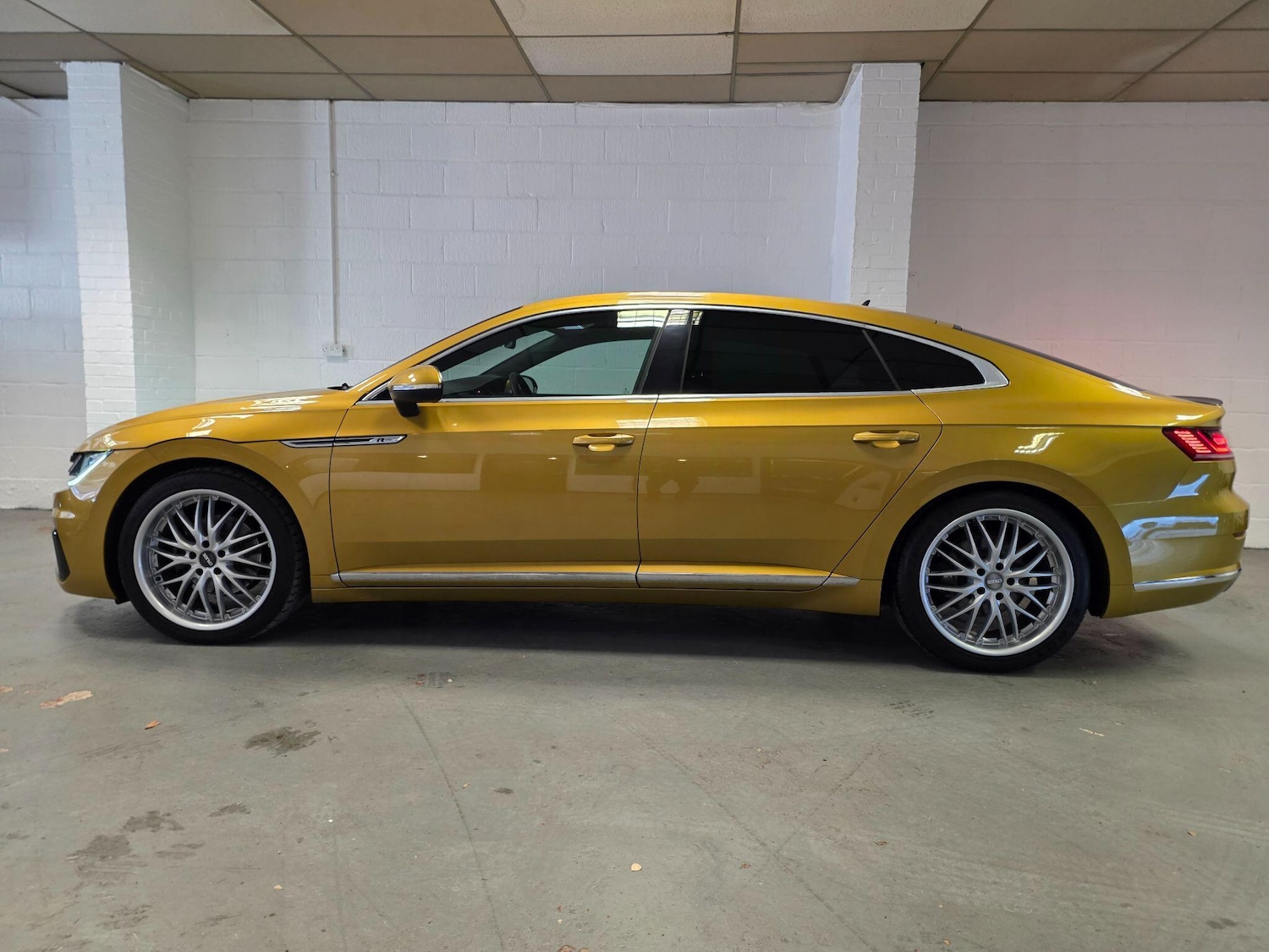 Used Volkswagen Arteon 2017 for sale - 76645208: Photo 16