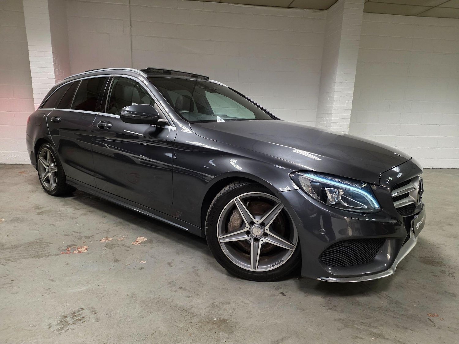 Used Mercedes-Benz C Class 2015 for sale - 77695384: Photo 2