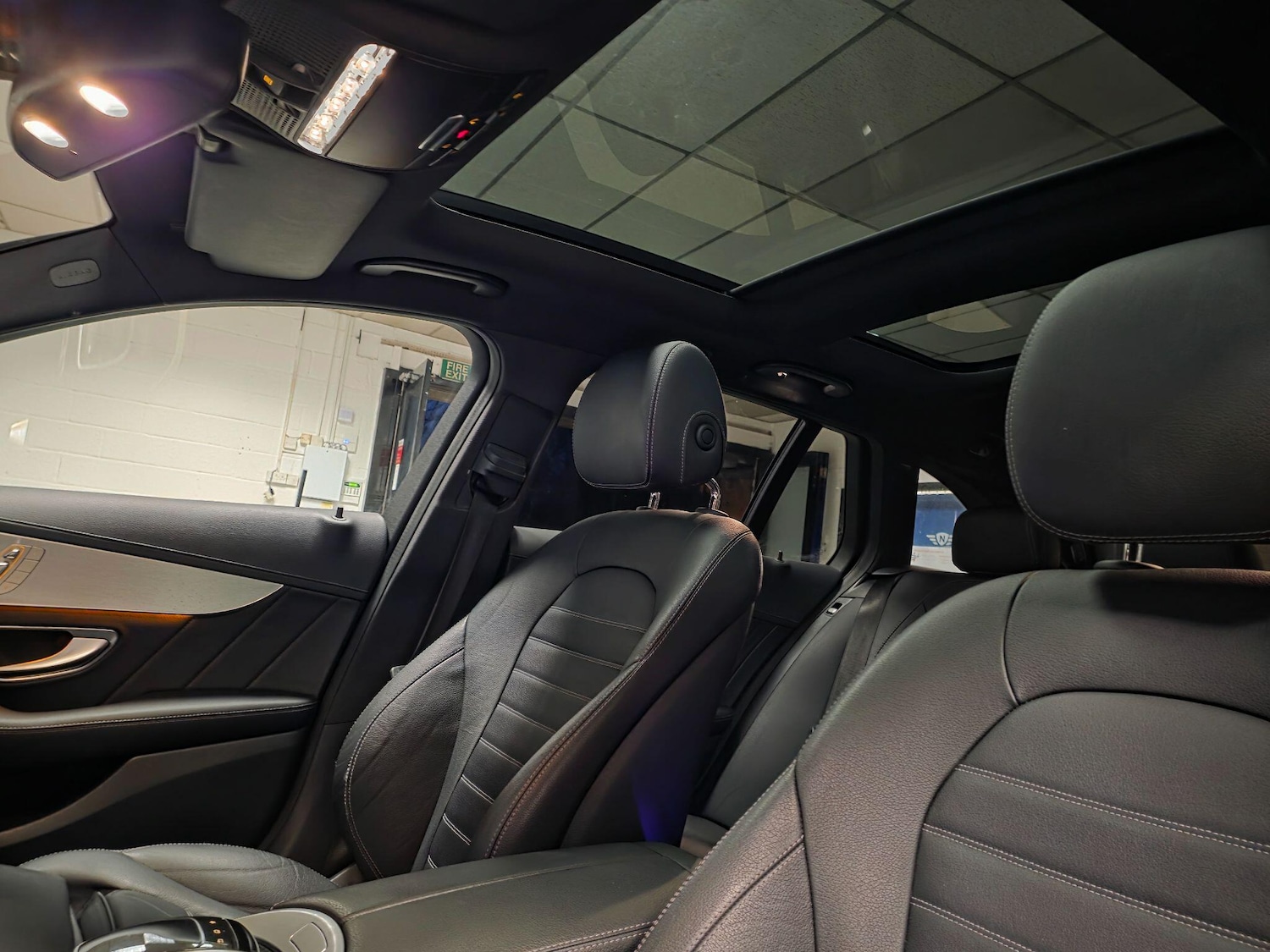 Used Mercedes-Benz C Class 2015 for sale - 77695384: Photo 54