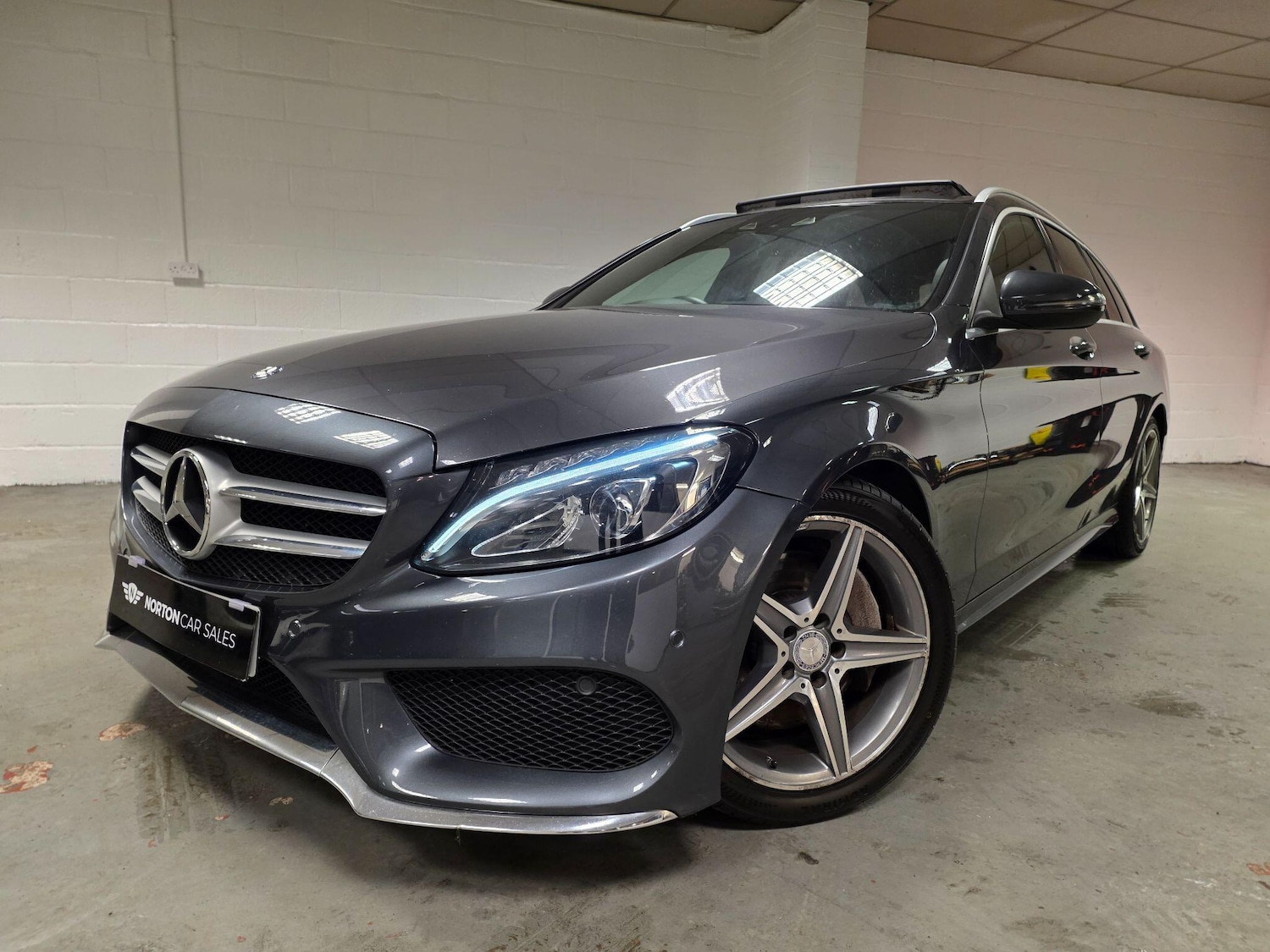 Used Mercedes-Benz C Class 2015 for sale - 77695384: Photo 8