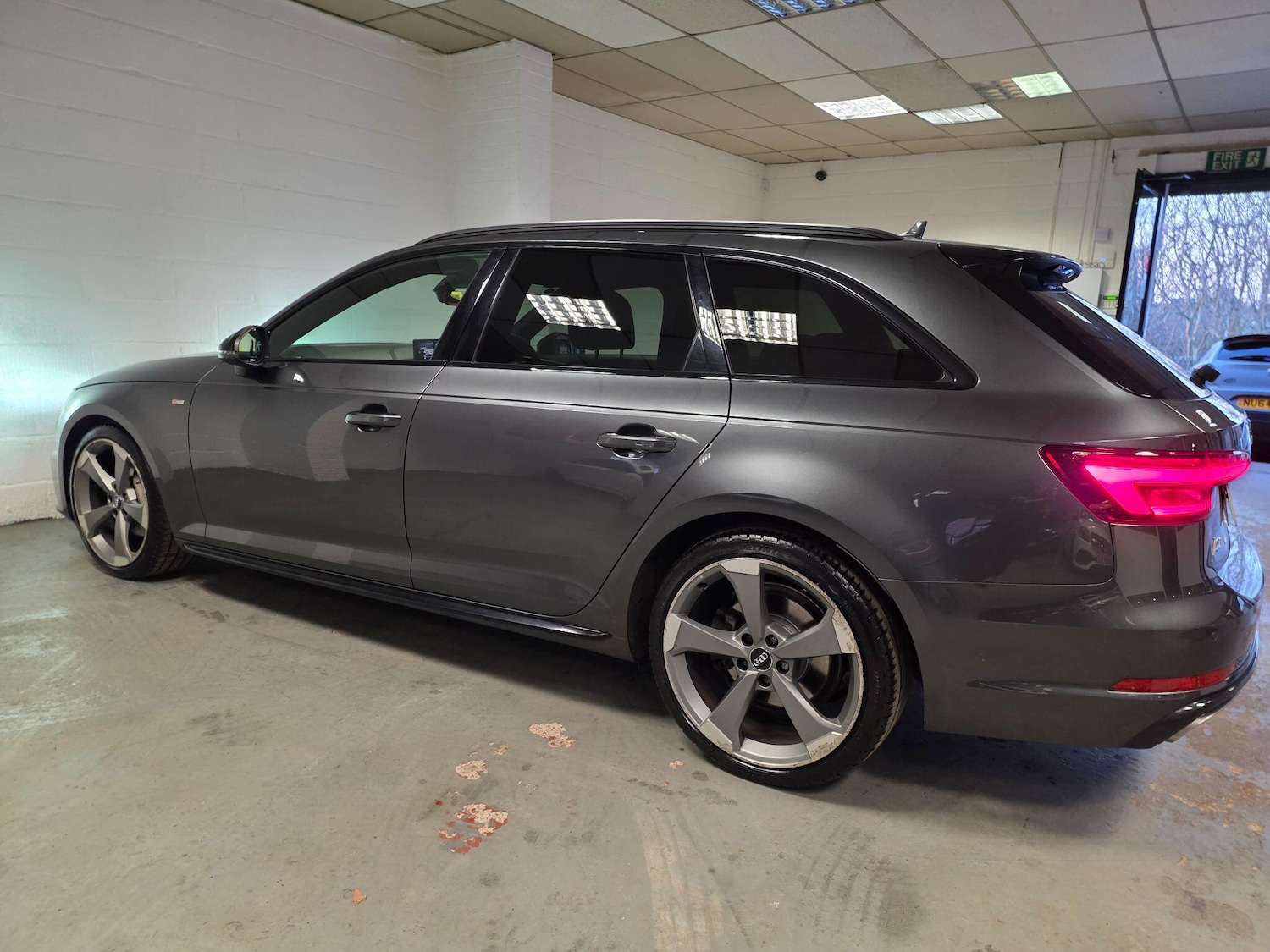 Used Audi A4 Avant for sale - 77753141: Photo 28