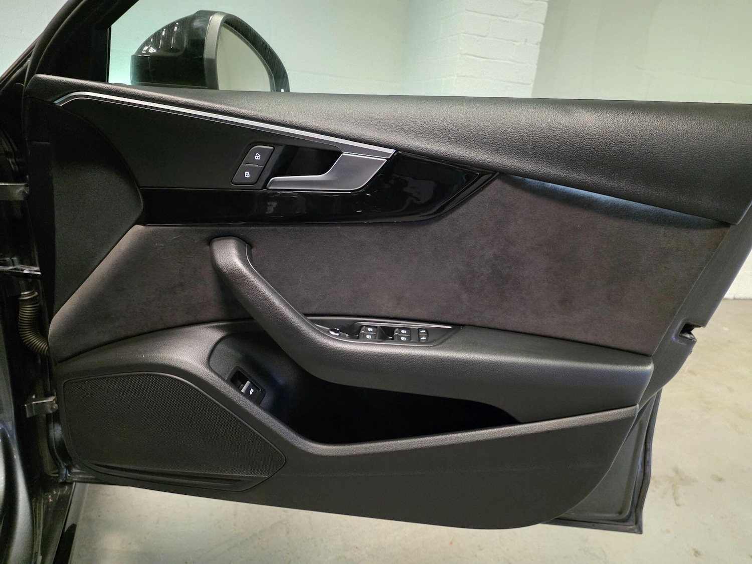 Used Audi A4 Avant for sale - 77753141: Photo 35