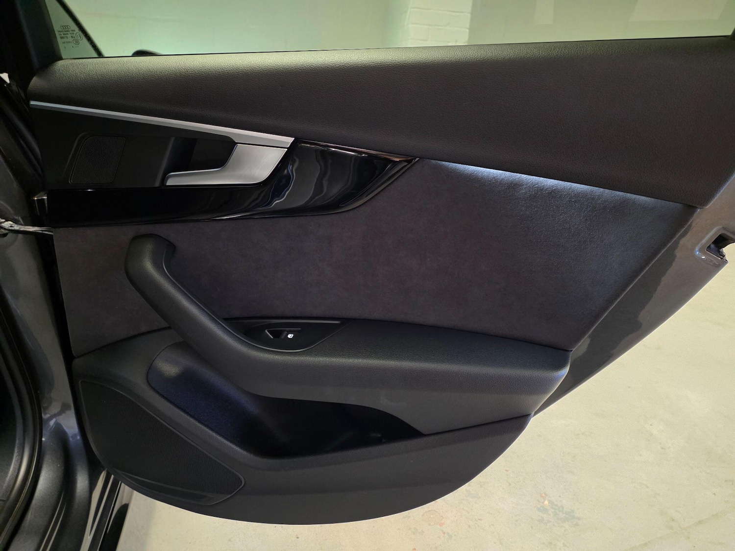 Used Audi A4 Avant for sale - 77753141: Photo 38