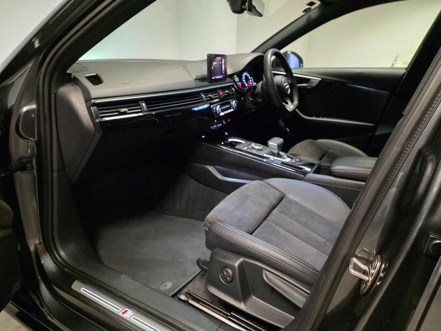 Used Audi A4 Avant for sale - 77753141: Photo 48