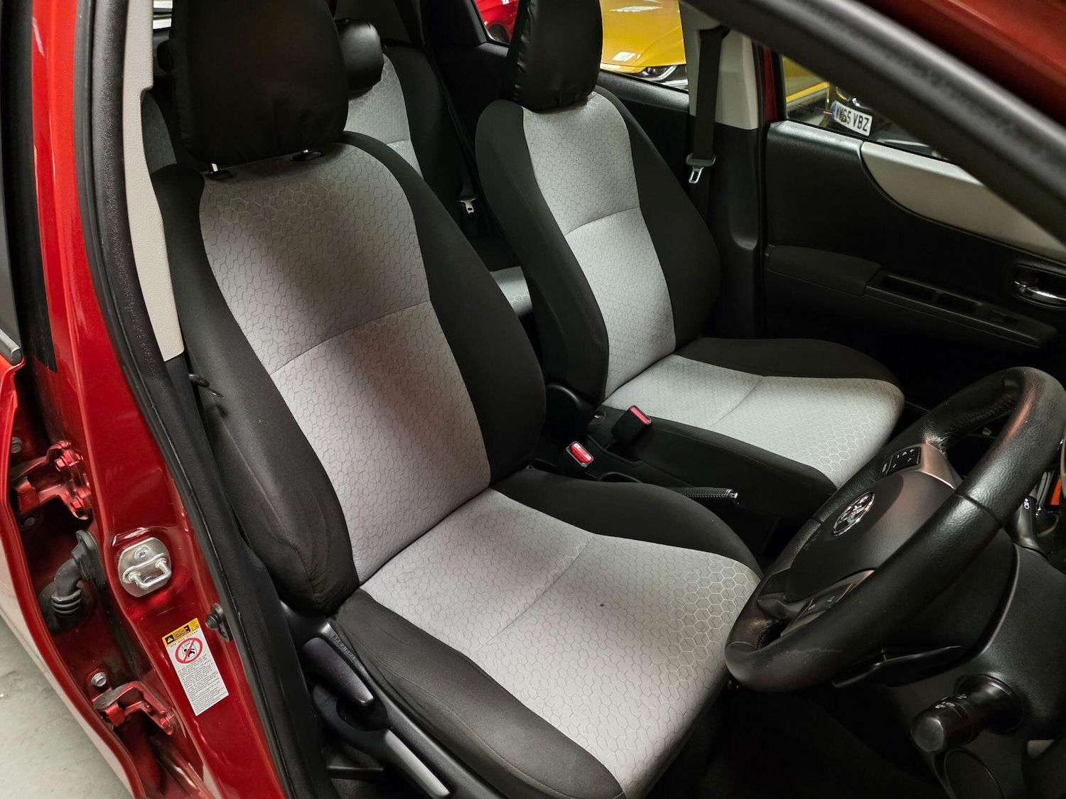 Used Toyota Yaris 2012 for sale - 76742663: Photo 30