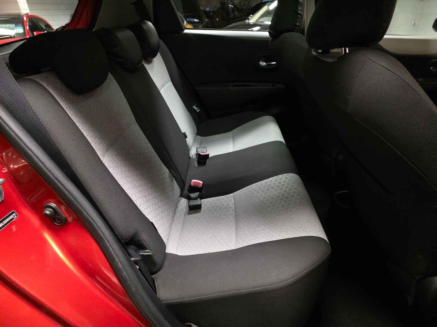 Used Toyota Yaris 2012 for sale - 76742663: Photo 34