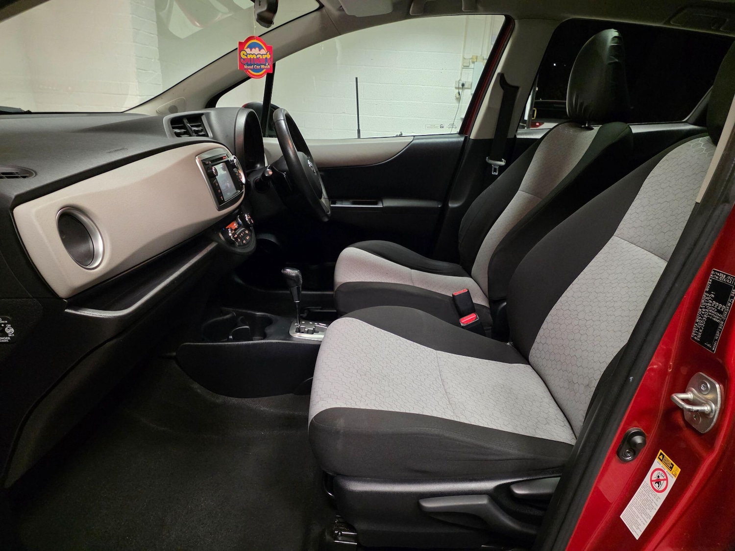 Used Toyota Yaris 2012 for sale - 76742663: Photo 45