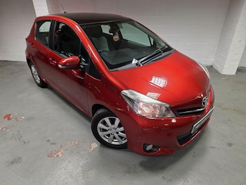 Used Toyota Yaris 2012 for sale - 76742663: Photo