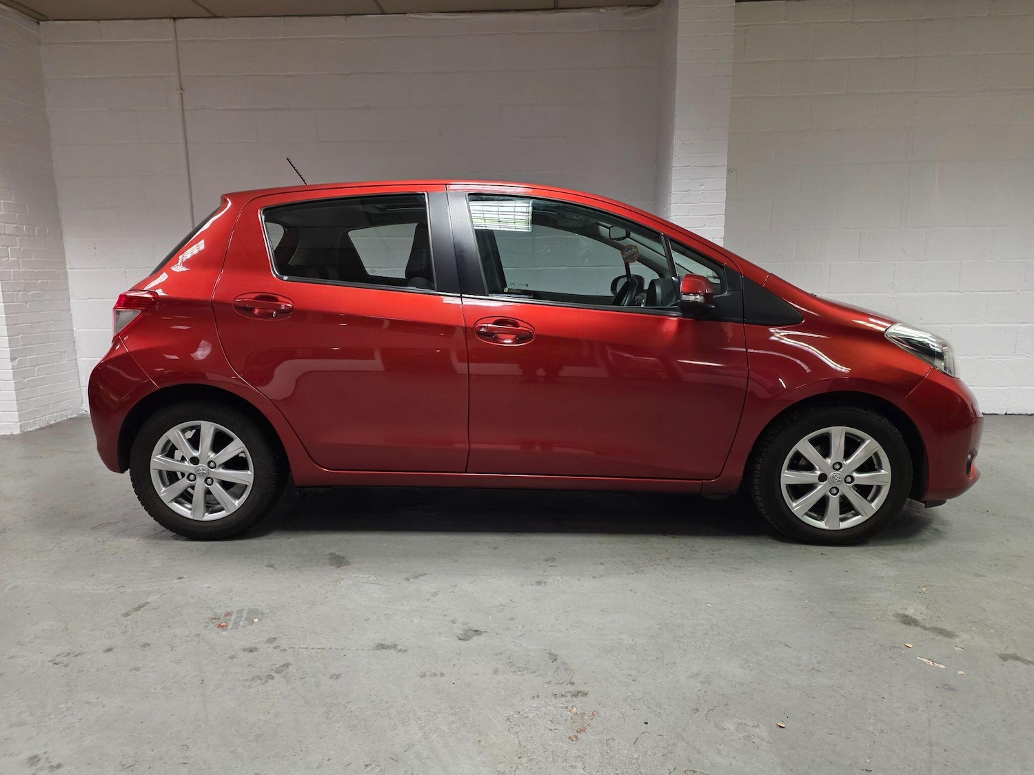 Used Toyota Yaris 2012 for sale - 76742663: Photo 5